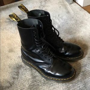 Dr Martens 10 eye leather Boots, women’s 8